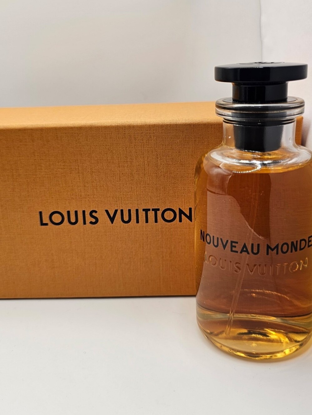 ⭐️ 1 Btl✅️ LOUIS VUITTON NOUVEAU MONDE FRAGRANCE💯100ML BOTTLE ➕️ 💥5pc=10ML✅️ - Picture 6 of 16
